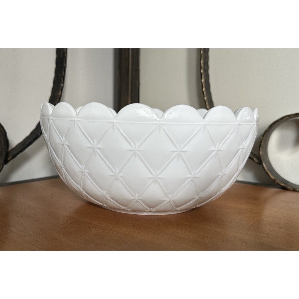 VTG Diamond Scalloped White Opaque Glass Decorative Fruit Serving Bowl 7 3/4"